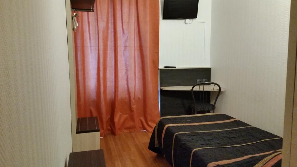 Hotel D'Alsace Villeurbanne Room photo